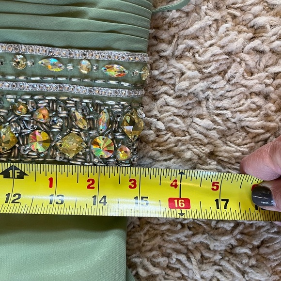 Beautiful Camille formal dress, perfect condition - Picture 8 of 8